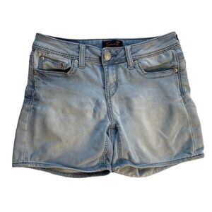 Seven7 High Rise Denim Stretch Light Wash Short - Women’s 4